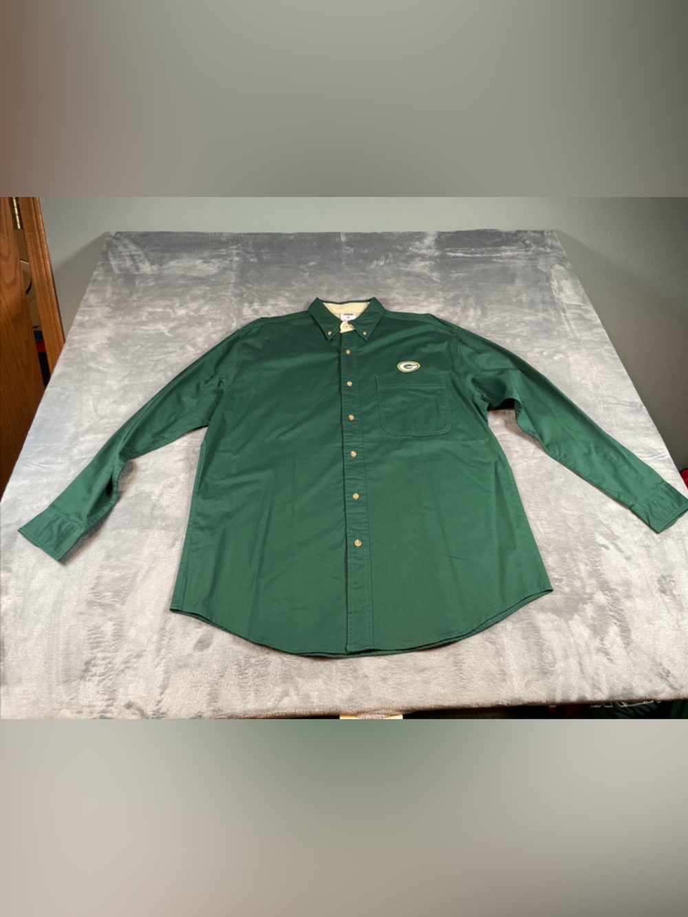 Green Long-Sleeve Button-Down Shirt with Team Logo CSA Vtg M